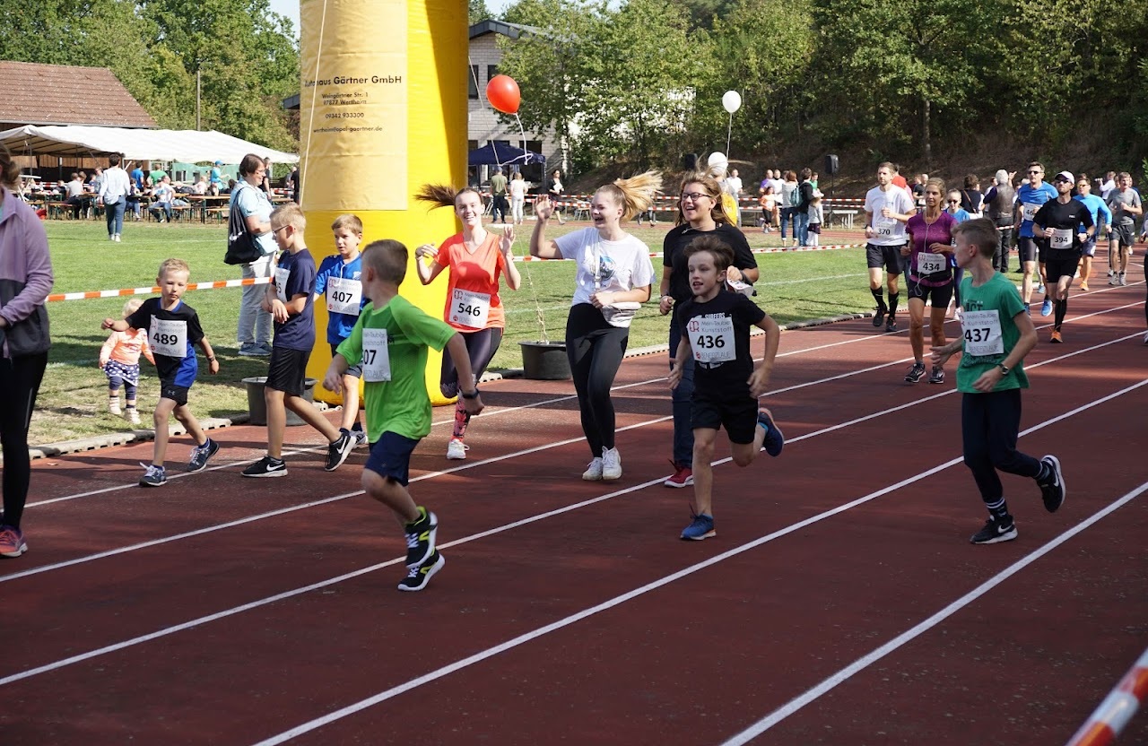 Bild vom 11. Benefizlauf im Jahr 2019. Dies ist das 76. Bild.